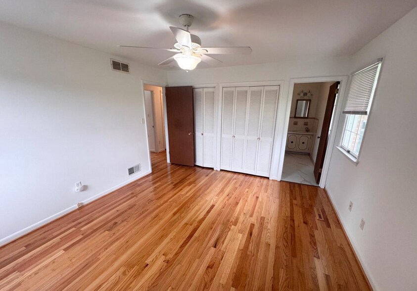 Building Photo - 2710 Academy Dr