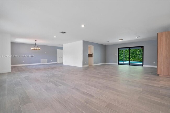 Building Photo - 1245 NE 85th St