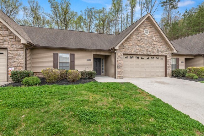 Primary Photo - 5034 Cates Bend Way