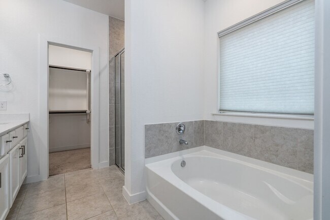 Building Photo - 27006 Hidden Rock Ct