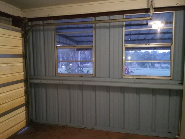 Building Photo - 5336 Pine St