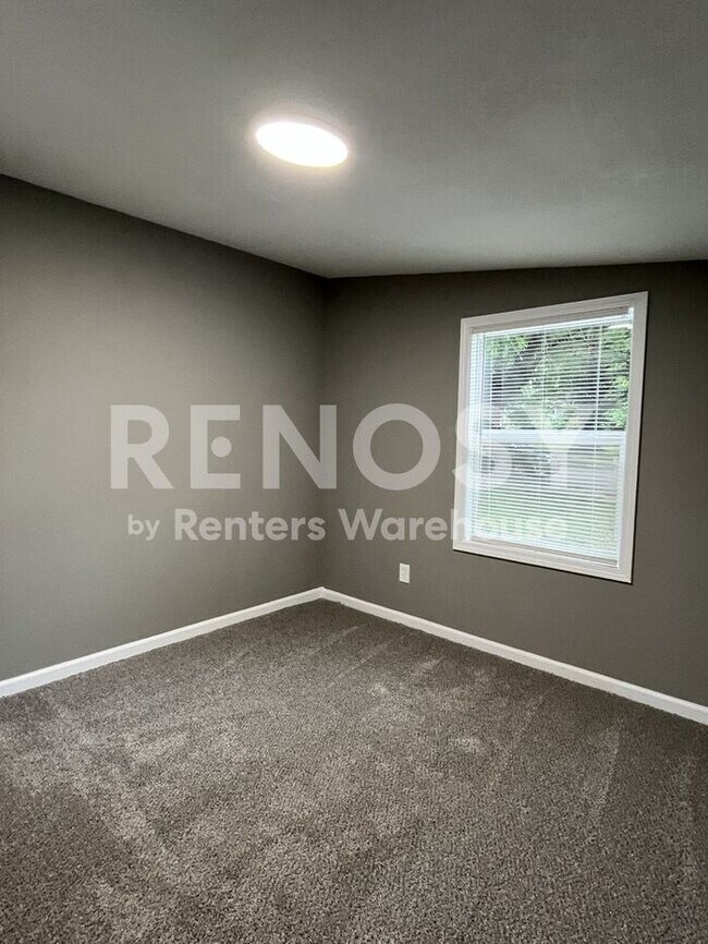 Building Photo - Cozy Rehabbed 4 Bed, 2 Bath with New Appliances in KCMO!