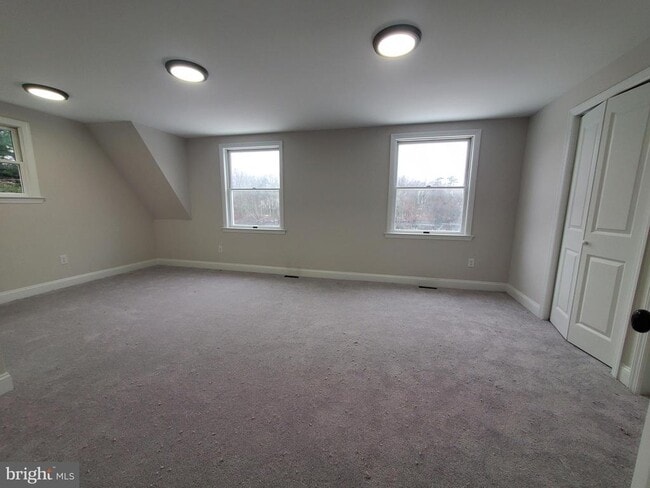 Building Photo - 9 Butler Ct