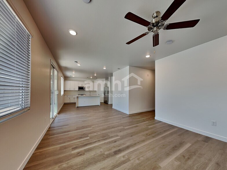 Building Photo - 12615 W Flynn Ln