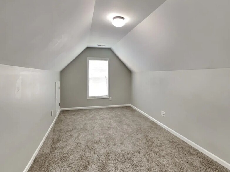 Building Photo - 229 Haywood Ln