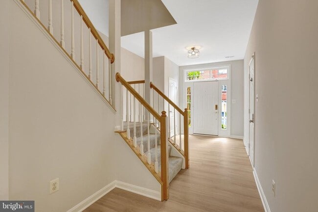 Building Photo - 12913 Wood Cres Cir