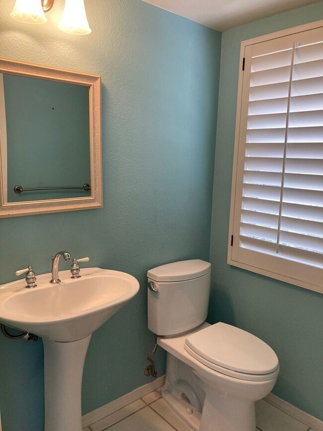 Building Photo - Available NOW Charming 3-Bedroom Home for ...