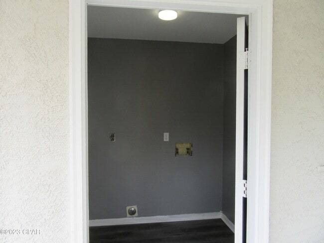 Building Photo - 134 Parker Village Cir