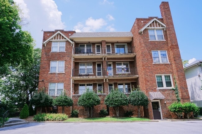 Building Photo - 190 N Crest Rd