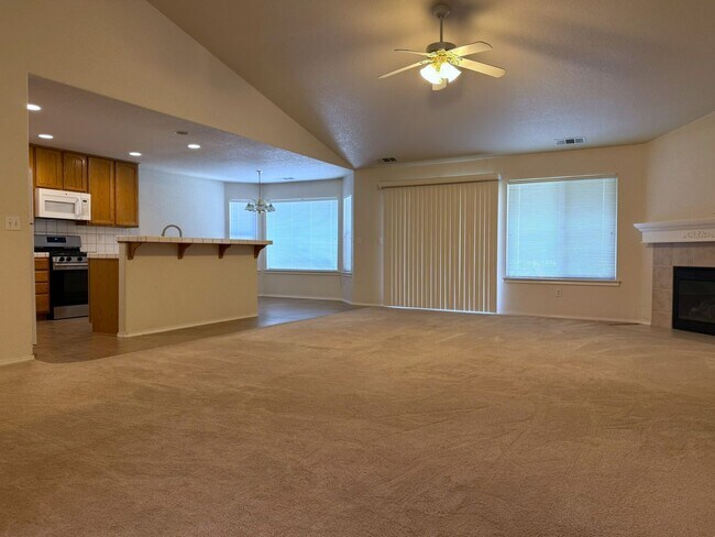 Building Photo - Charming 3-bedroom, 2-bath home in North Merced!