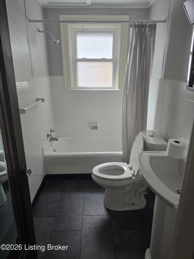 Building Photo - 1841 Roanoke Ave