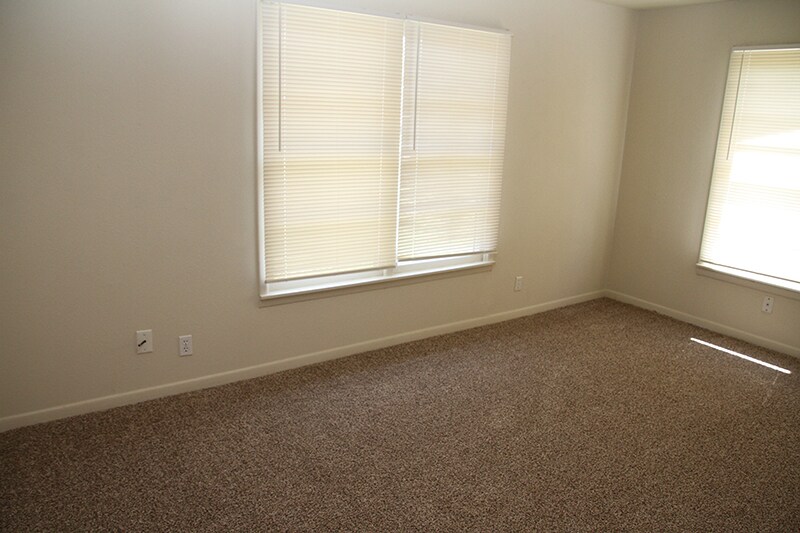 Building Photo - 121 N McEntire Ct