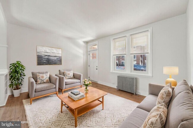 Building Photo - 309 W Elm St