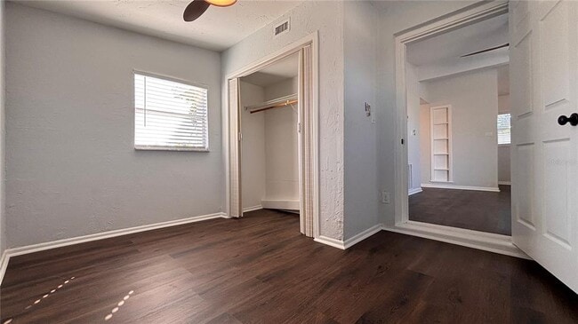 Building Photo - 21543 Kenyon Ave