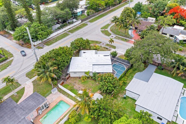 Building Photo - 3101 SW 16th St