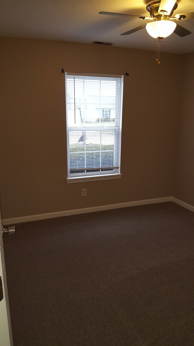 Building Photo - 3333 Trafalgar Ct