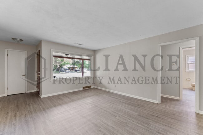 Building Photo - 1719 S Woodlawn St