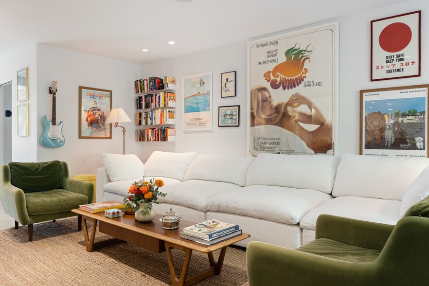 Building Photo - 241 Windward Ave