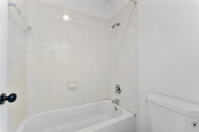 Building Photo - 1407 S Santa Catalina Cir