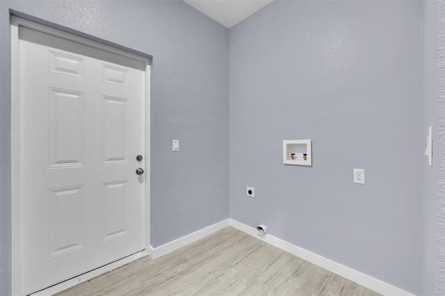 Building Photo - 409 Dallas St