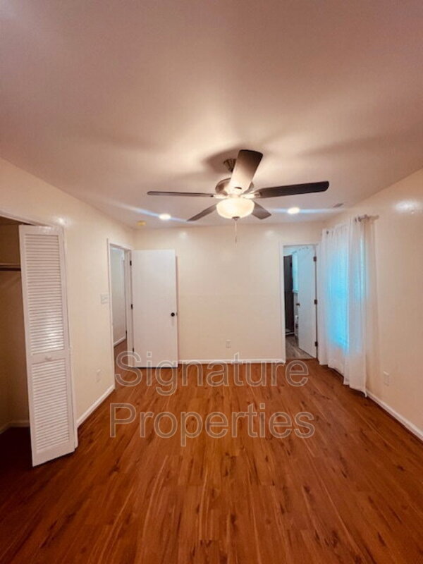 Building Photo - 1805 Maplewood Ave