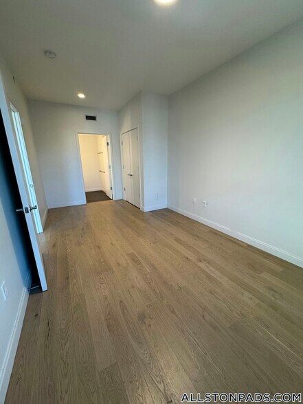 Building Photo - 55 Brighton Ave