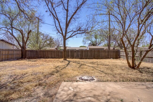 Building Photo - 3011 44th St