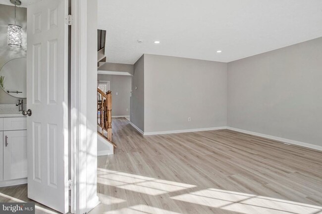 Building Photo - 8263 Berryfield Dr