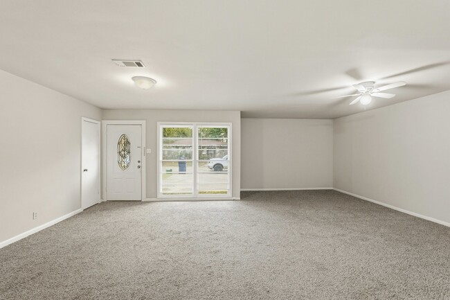 Building Photo - 2918 Tarpey Ave