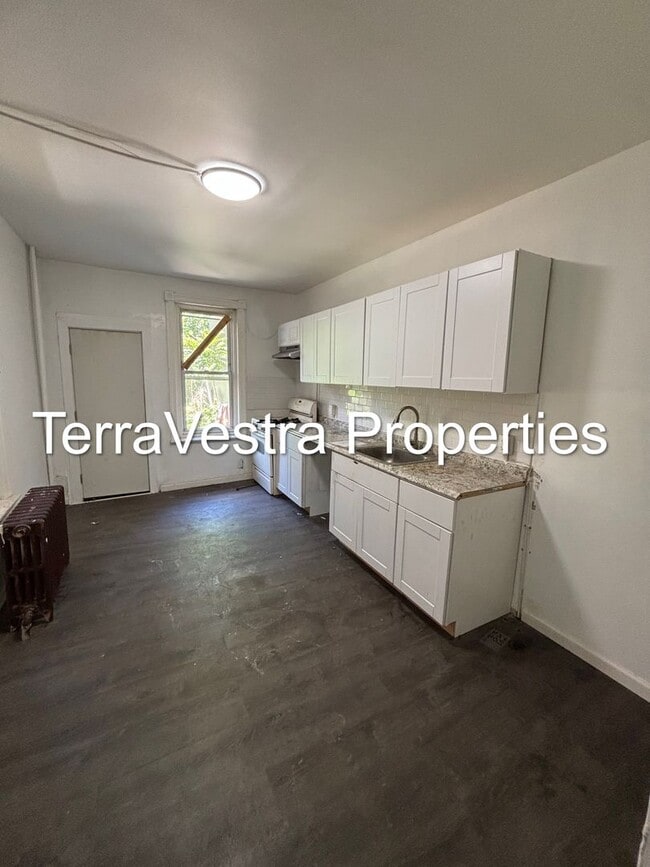 Building Photo - 433 Viola St