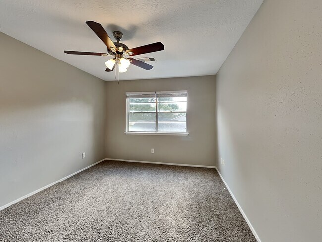 Building Photo - 19803 Edensborough Dr