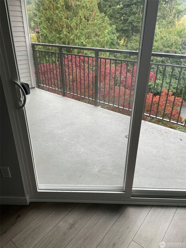 Building Photo - 2bd/1.75ba Mercer Island Condo