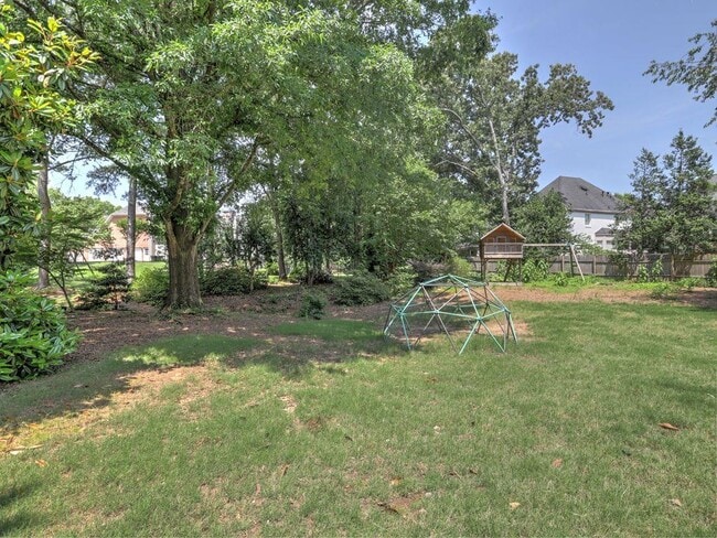Building Photo - 3237 Waldwick Way SE