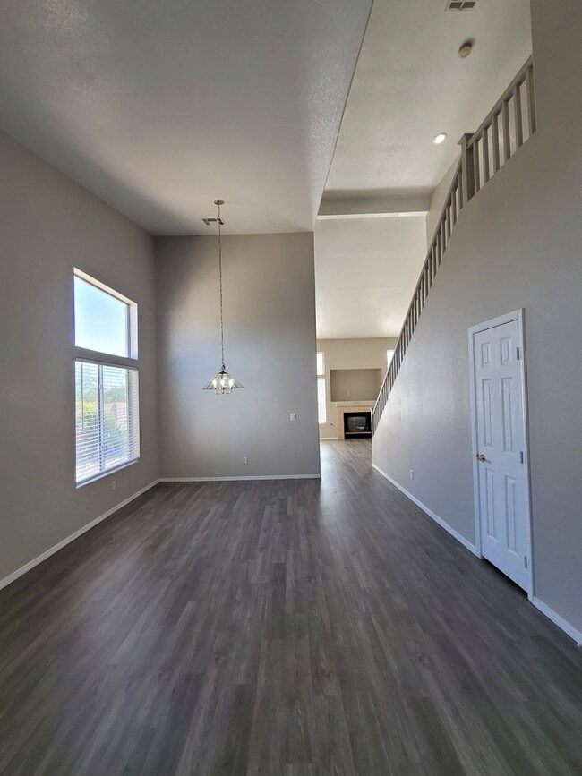 Building Photo - Beautiful 4 Bedroom Home in Green Valley