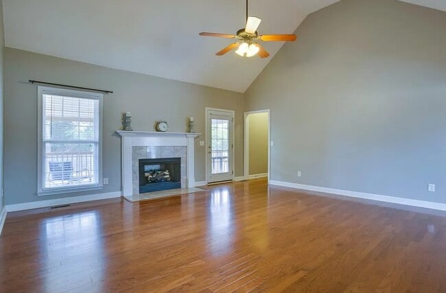 Building Photo - 4650 Hammock Dr