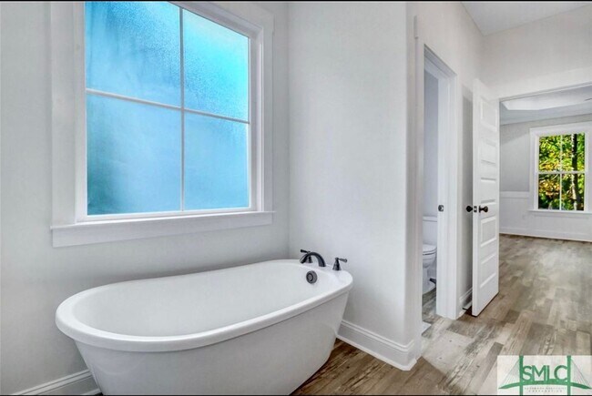 Building Photo - 421 Bear River Dr