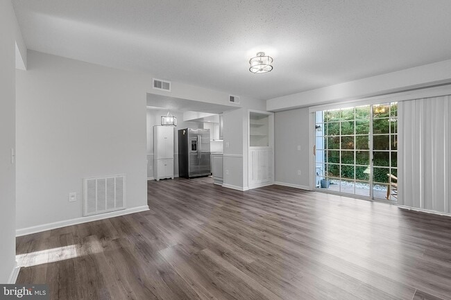 Building Photo - 110 Prosperity Ave SE