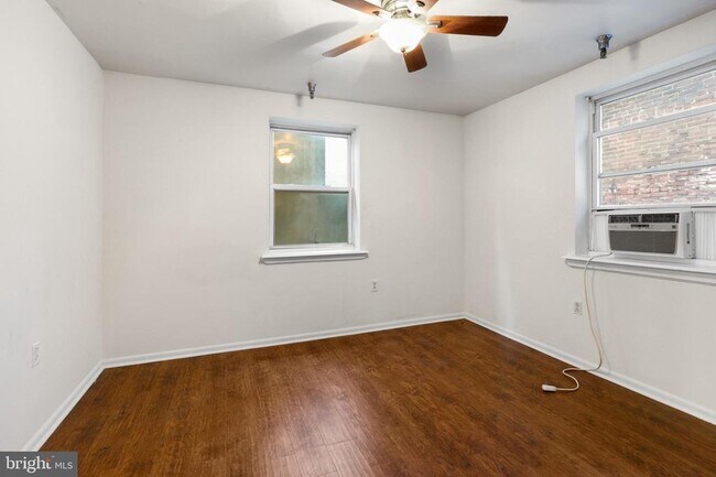 Building Photo - 240 W Girard Ave