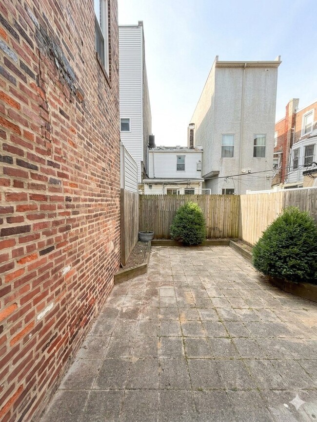 Building Photo - 538 Gerritt St