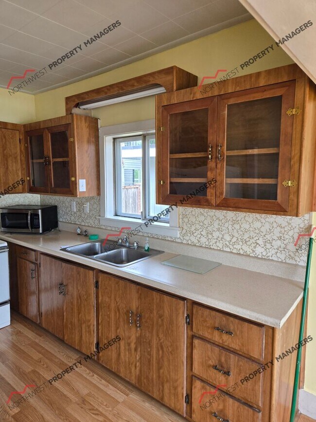 Building Photo - STATUS: AVAILABLE | R337 | $1795
