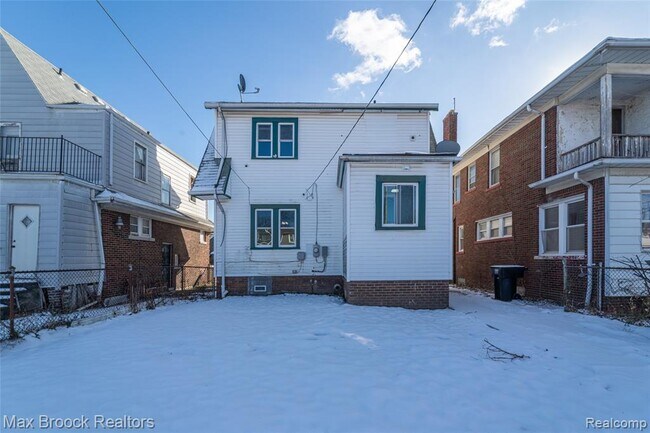 Building Photo - 3266 Collingwood St