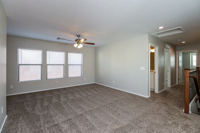 Building Photo - 10916 W Elm St