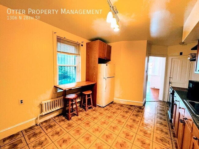 Building Photo - 1306 N 28th St