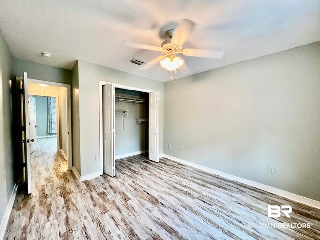 Building Photo - 444 Clubhouse Dr