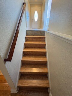 Garage stairs- 2 - 24581 Harbor View Dr
