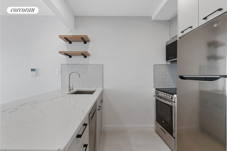 Building Photo - 2321 Belmont Ave