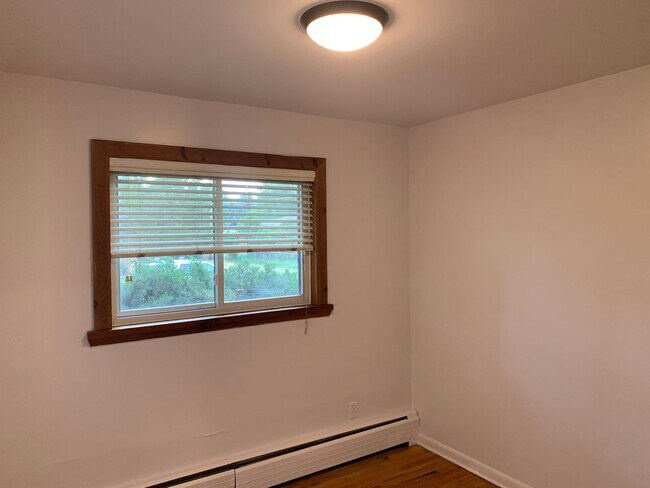 Building Photo - 4BD/2BA Table Mesa Home - Close to everything