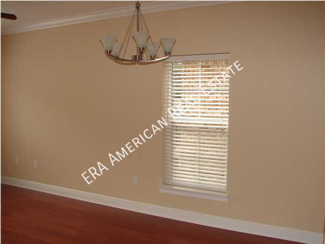 Building Photo - 123 Big Oaks Ln