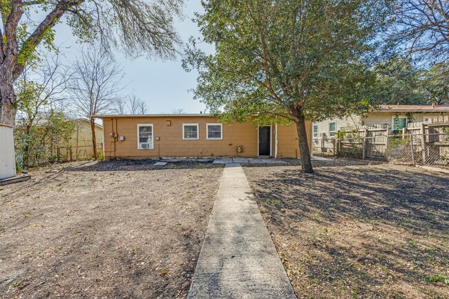 Building Photo - WILSHIRE VILLAGE 3-BEDROOM