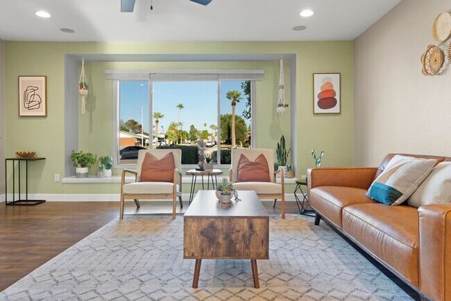 Building Photo - UN-FURNISHED!! 3 Bedroom/ 2Bath in Heart of Scottsdale!!